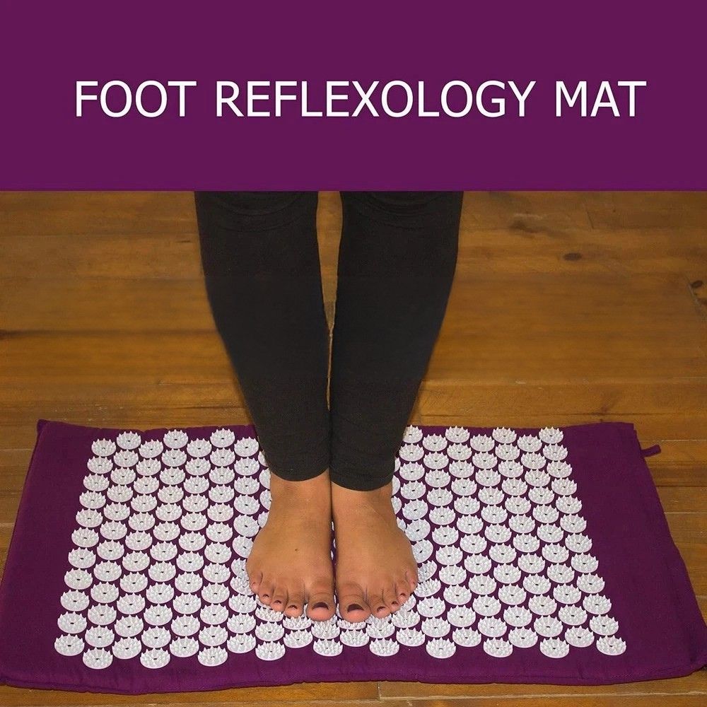 Acupressure mat and pillow set